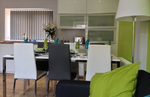 Stonehaven Appartement | STONEHAVEN - Profitez de la vie de style contemporain dans un appartement de 3 chambres à 80 mètres de la mer