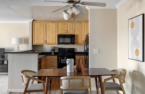 Rancho Penasquitos Appartement | Fab Rancho Penasquitos 2BR w/ W/D, nr Parks & Trails, by Blueground