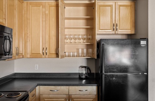 Rancho Penasquitos Appartement | Fab Rancho Penasquitos 2BR w/ W/D, nr Parks & Trails, by Blueground
