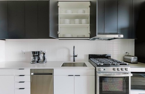 Near West Side Appartement | Fab West Loop Studio w/ Pool, Spa, Gym, W/D & Lounge, by Blueground