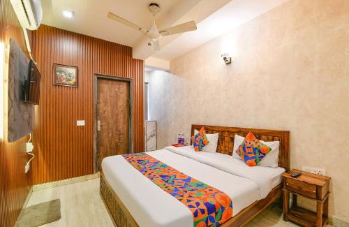 Munirka Hôtel | FabExpress Blu Lagoon Inn - Max Super Speciality Hospital and Select Citywalk Mall