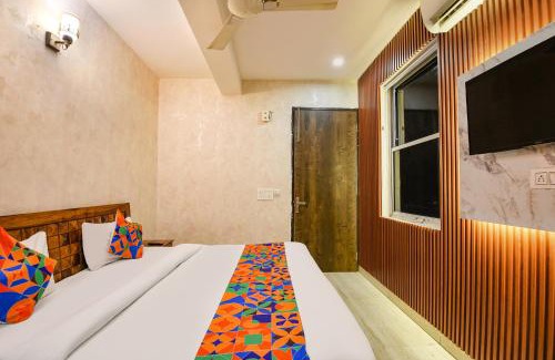 Munirka Hôtel | FabExpress Blu Lagoon Inn - Max Super Speciality Hospital and Select Citywalk Mall