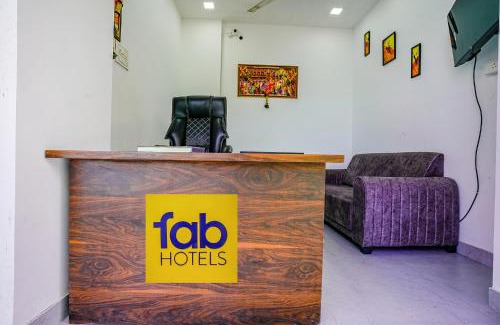 Thergaon Hôtel | FabExpress Crystal Inn - Nr Suvarndeep Chowk