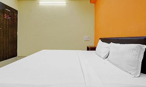 Surat Hôtel | FabExpress Nova Rooms