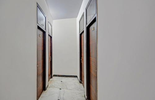 Kaushambi Hôtel | FabExpress RN Residency