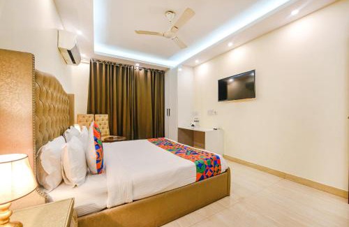 Chittaranjan Hôtel | FabHotel AK Villa