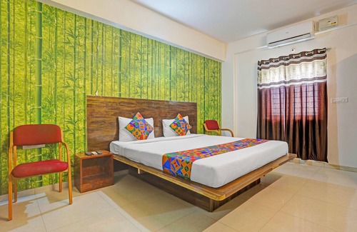 RR Nagar Hôtel | FabHotel Balaji Luxury - Near Jakkur Cross, Manyata Tech Park