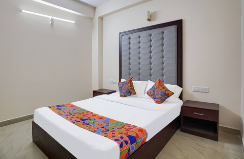 Attibele Hôtel | FabHotel Leo Grand