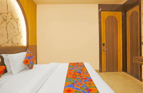 Paharganj Maison | FabHotel Mishika Inn Near New Delhi Railway Station