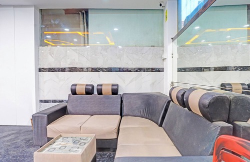 Tambaram Hôtel | Fabhotel saravana shelters residency - Near tambaram railway station