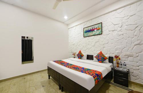 Noida Hôtel | FabHotel Silver Stone