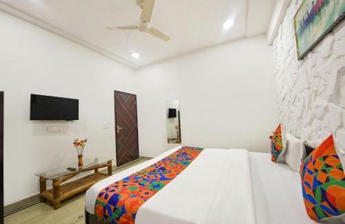 Noida Hôtel | FabHotel Silver Stone