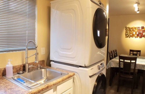 Keeling Copropriété | Fabulous 2-bedroom Tucson condo with cook-ready kitchen & AC, 5 min. from UofA.