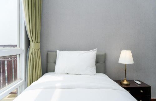 Old Jakarta Appartement | Fabulous 2BR Apartment Lucky Tower Residence By Travelio