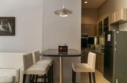 Old Jakarta Appartement | Fabulous 2BR Apartment Lucky Tower Residence By Travelio