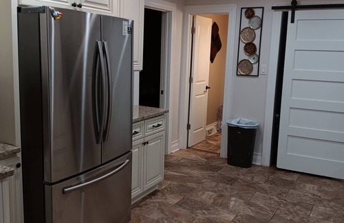South Deering Maison | Fabulous 3-bedroom house with AC in Chicago
