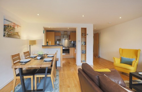 New Town Appartement | Fabulous 3 bedroom property in city centre location. Sleeps 5.