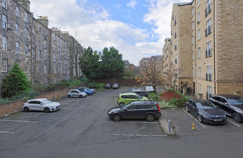 New Town Appartement | Fabulous 3 bedroom property in city centre location. Sleeps 5.