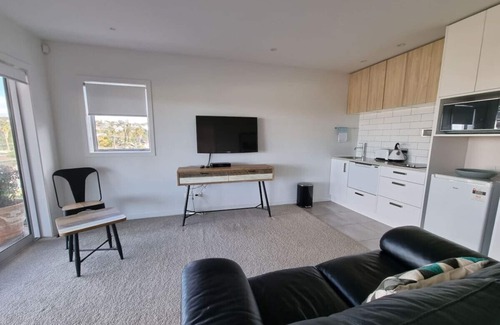 Castor Bay Appartement | Fabulous Castor Bay 1 Bedroom With Views & SkyTV