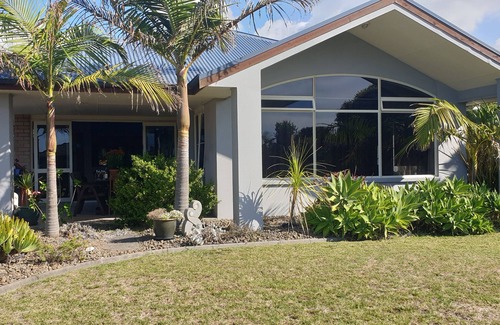 Coastlands Maison | Fabulous family home just 150 metres to Coastlands Beach