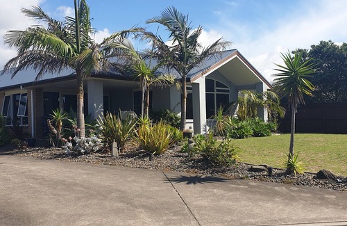 Coastlands Maison | Fabulous family home just 150 metres to Coastlands Beach
