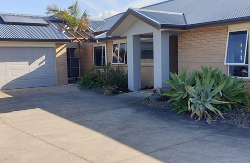 Coastlands Maison | Fabulous family home just 150 metres to Coastlands Beach