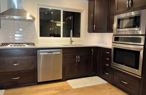 East Hill Maison | Fabulous Family Home with Pool