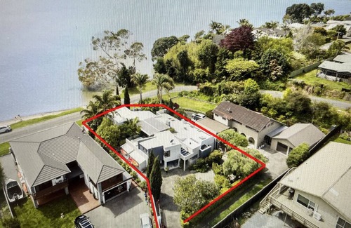 Whakamarama Maison | Fabulous House on the Harbour