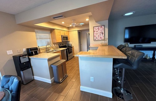 Gulf Gate Estates Maison | 2 Bdrm house close to siesta key. free Wi-Fi beautifull view from bedroom window