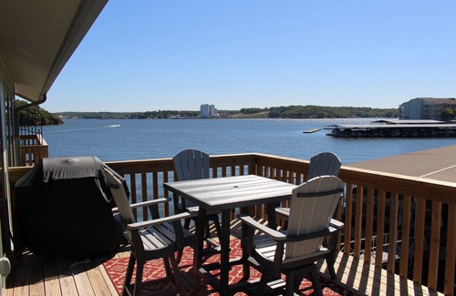 Village of Four Seasons Copropriété | Fabulous Lakefront Condo w/Great View & Location
