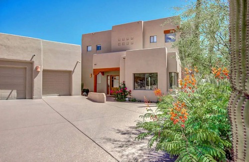 Sundance Estates Maison | Fabulous Luxury Home on Quiet 2 acres