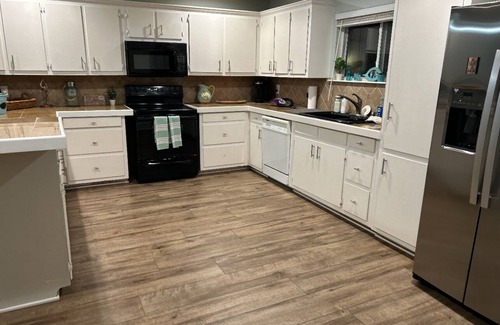 Crystal Beach Cabine | Fabulous open concept cabin sleeps 12 on Bolivar Peninsula