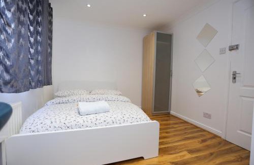Thamesmead East Appartement | Fabulous Room with en-suite bathroom and shared kitchen