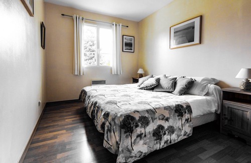 Tingry Autre | Large detatched holiday home, rural location near the coast.