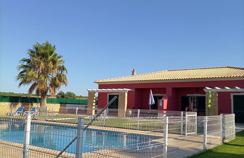 Silves Villa | Fabulous villa, quiet place, Swimming pool, BBQ,Ac, WiFi.