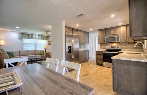 Hudson Beach Estates Maison | Fabulous Waterfront with Swimspa
