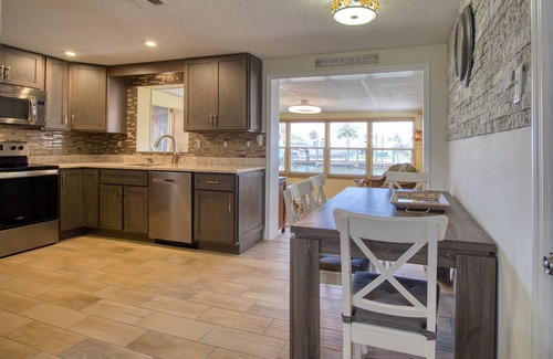 Hudson Beach Estates Maison | Fabulous Waterfront with Swimspa