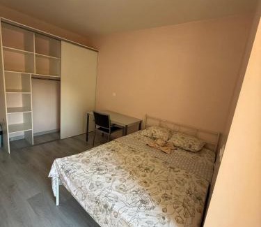 Roanne Maison | Face à la gare - Chambre 4