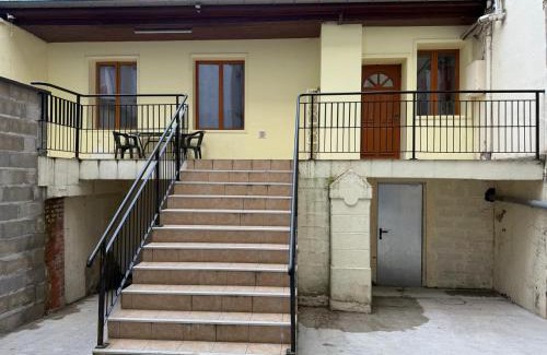 Roanne Maison | Face à la gare - Chambre 6
