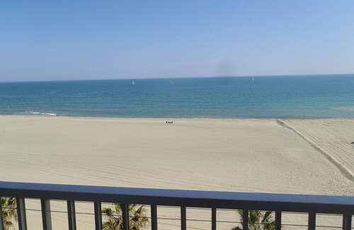 La Jetee Appartement | face a la mer plage et mer au pied de l'immeuble vue mer imprenable
