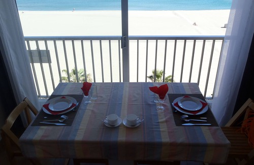 La Jetee Appartement | face a la mer plage et mer au pied de l'immeuble vue mer imprenable