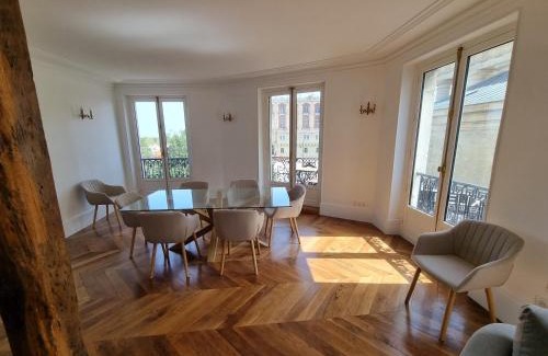 Saint-Germain-en-Laye Appartement | Face château St Germain en Laye, appartement 4 à 6 personnes, 23 min de Paris Champs-Elysées