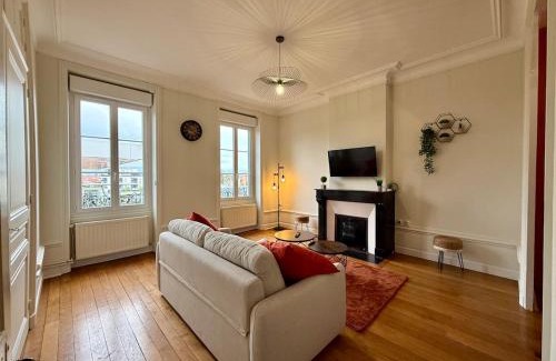Roanne Appartement | Face gare - Appart Haussmannien