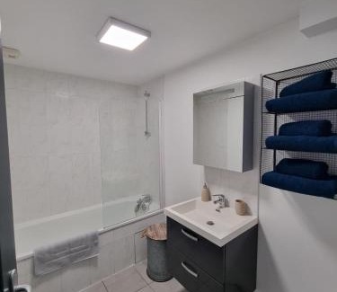 Charvieu-Chavagneux Appartement | Factory's room