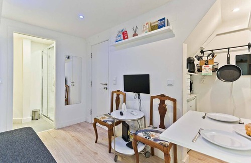 Pena Appartement | Fado Central Studio (C56)