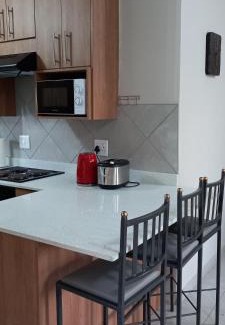 Olympus AH Appartement | Faerie Glen, No Loadshedding, Short or Long Stays, Fast Wi-Fi