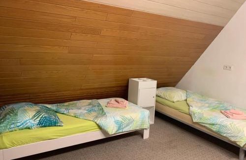 Oberdorla Maison | Fair House Near Düsseldorf- 5 Bedrooms, Garden, Terrace Parking