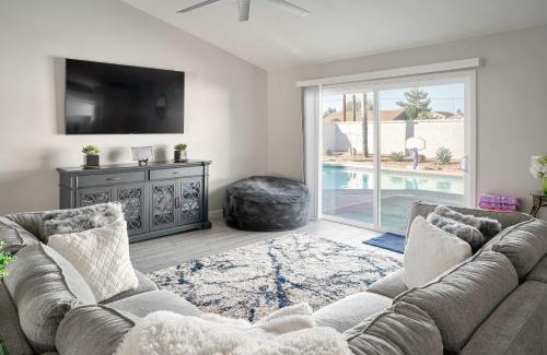 Alta Mesa Community Association Maison | Fairbrook Home - Chic Design Saltwater Pool with Hot Tub
