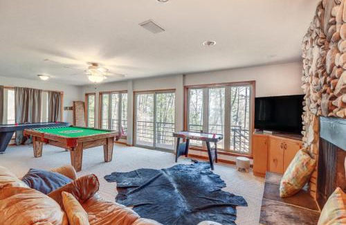 Fairfield Bay Maison | Fairfield Bay Retreat with Fireplaces and Lake Access