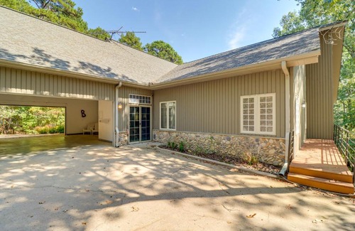 Fairfield Bay Maison | Fairfield Bay Retreat with Fireplaces and Lake Access